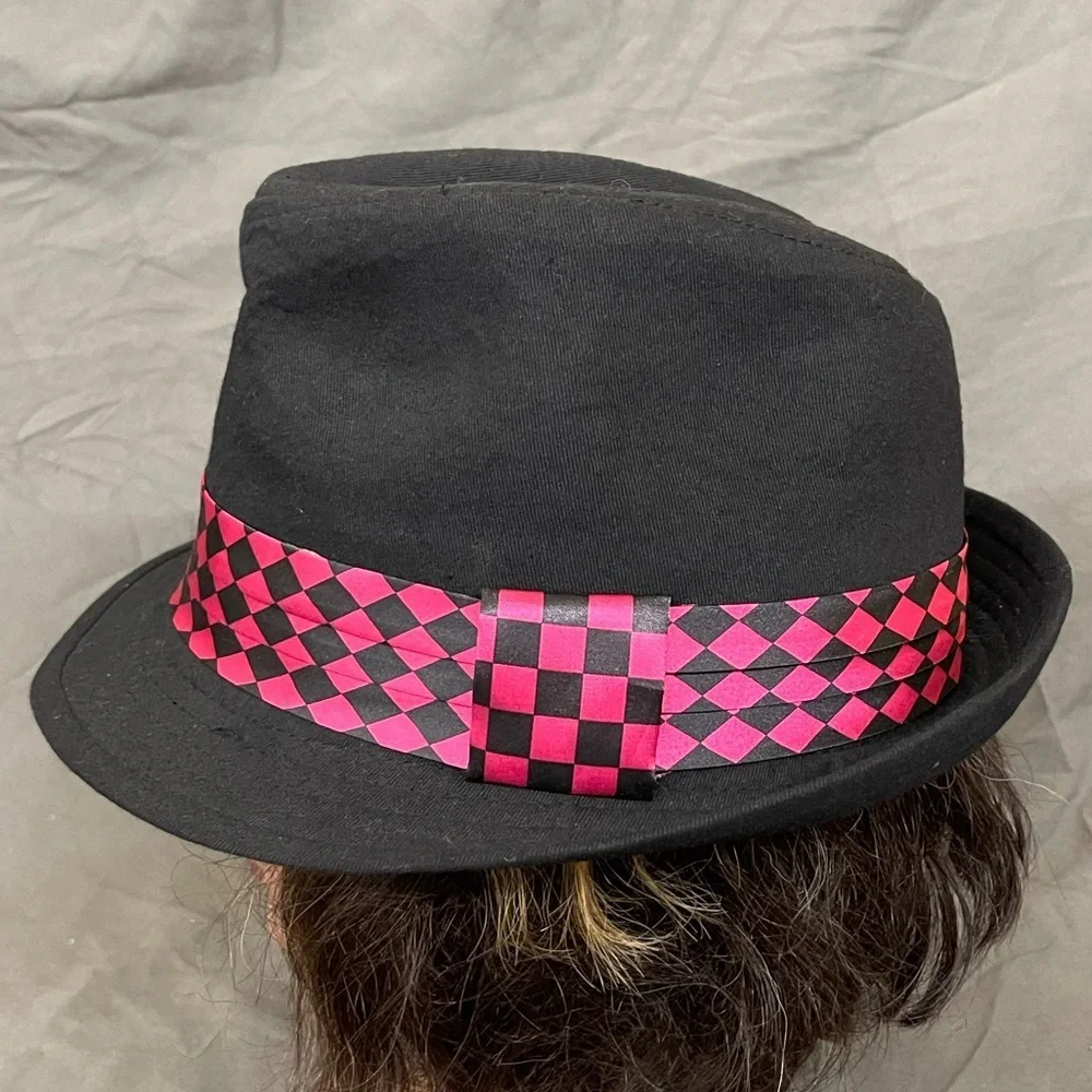 Vintage 90’s Forever 21 fedora with hot pink satin hat band unisex